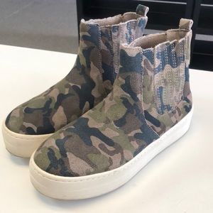 J/Slides Camo ankle boot